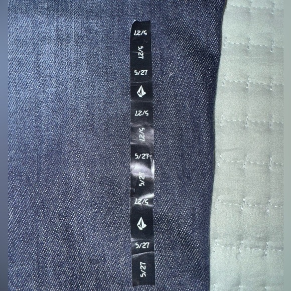 Volcom static straight 7” Low rise women’s jeans size 27/5jr. NWT - Picture 12 of 12